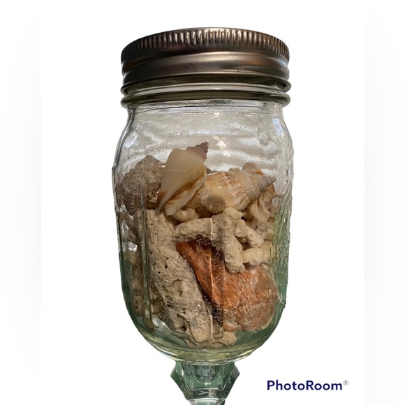 EUC•Pint Mason Jar Decor w/Beach Findings - Picture 2 of 5